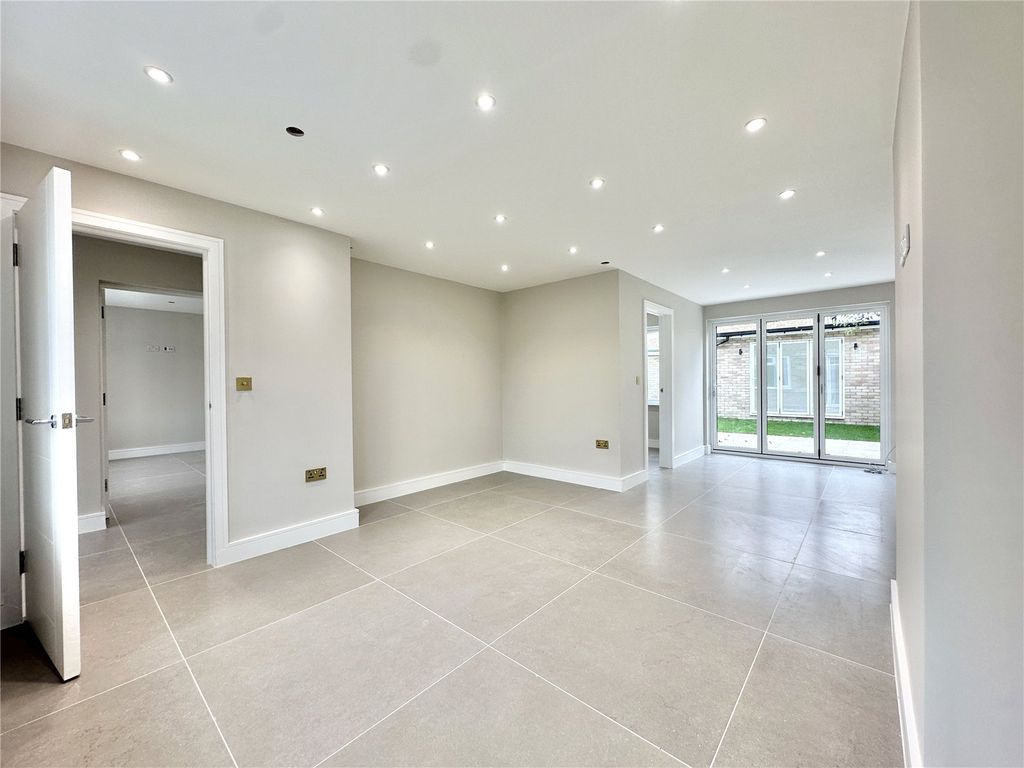 Property photo 3 of 21 Picture No. 16