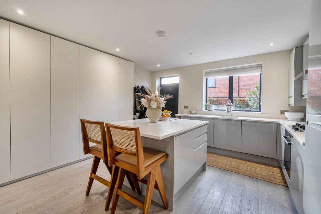 Property photo 3 of 21