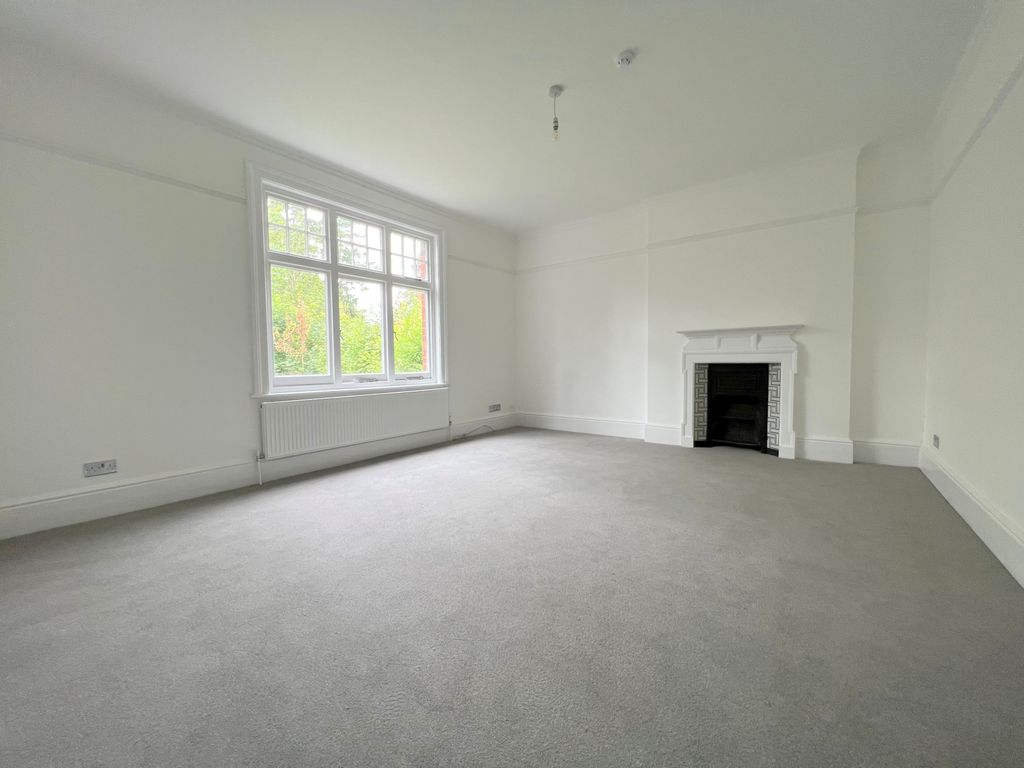 Property photo 3 of 9 Gallery