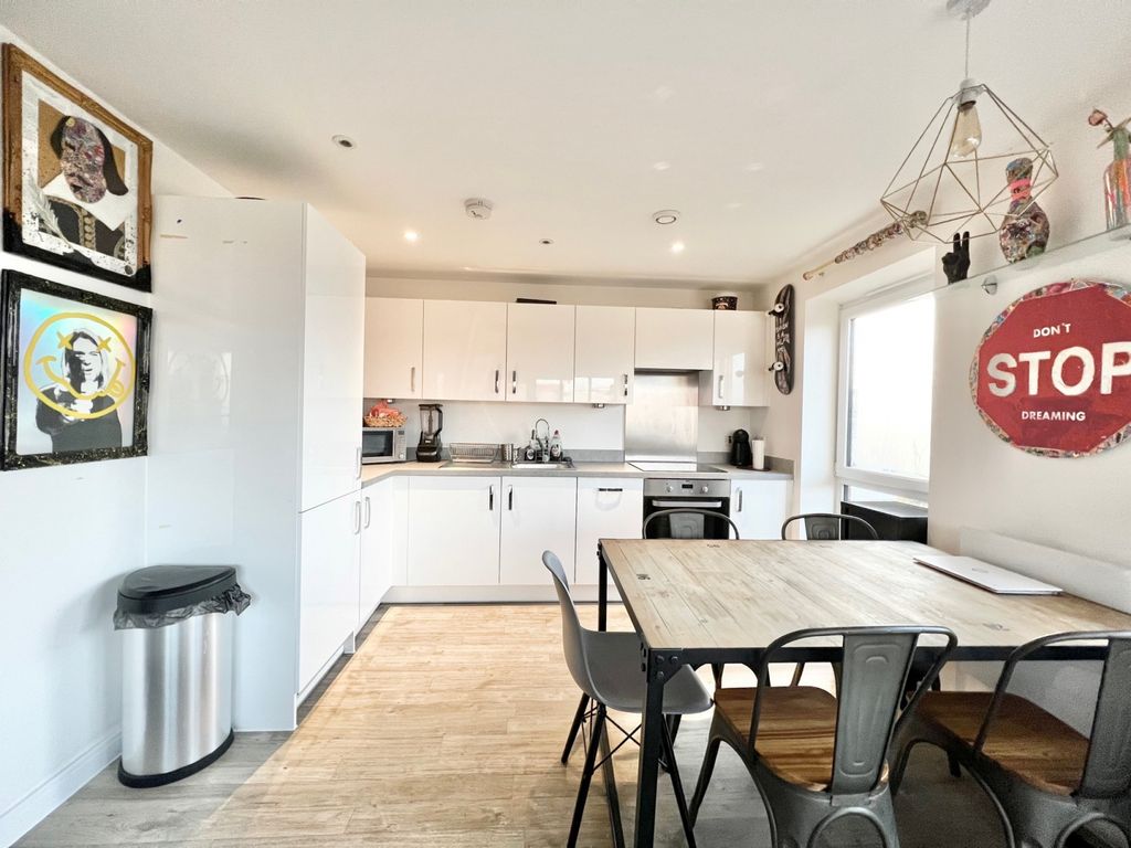 Property photo 3 of 18 Gallery