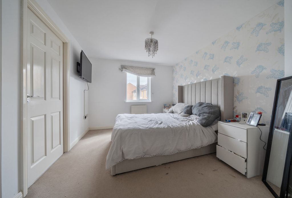 Property photo 3 of 14 1464893-2-6A0Dd6B...