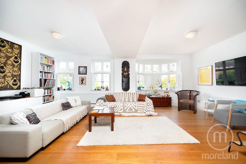 Property photo 2 of 16 2370104