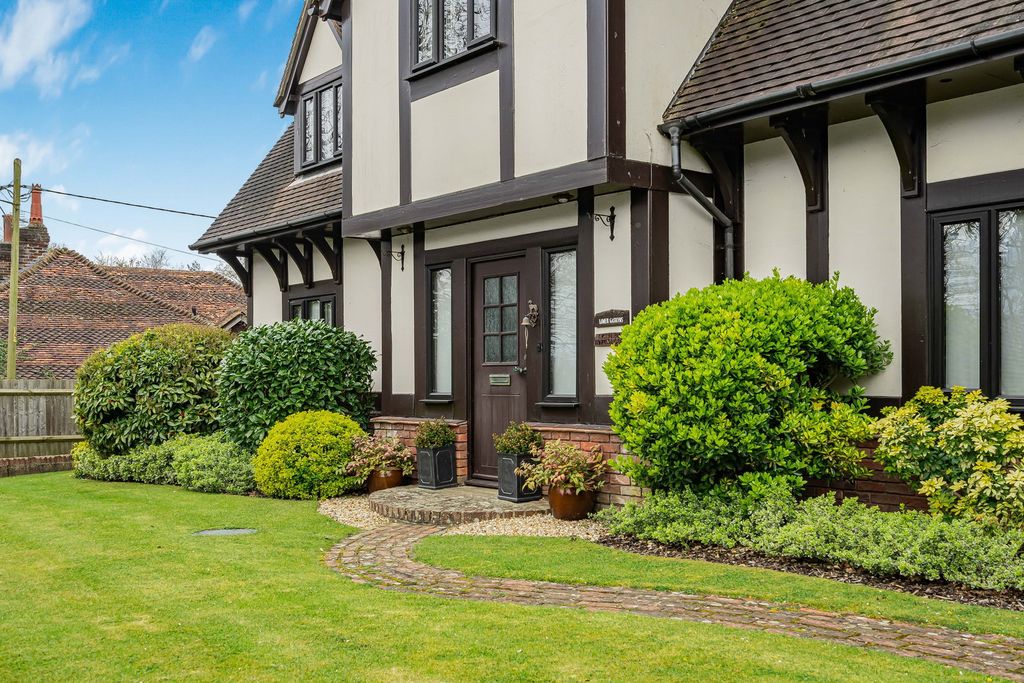 Property photo 2 of 26