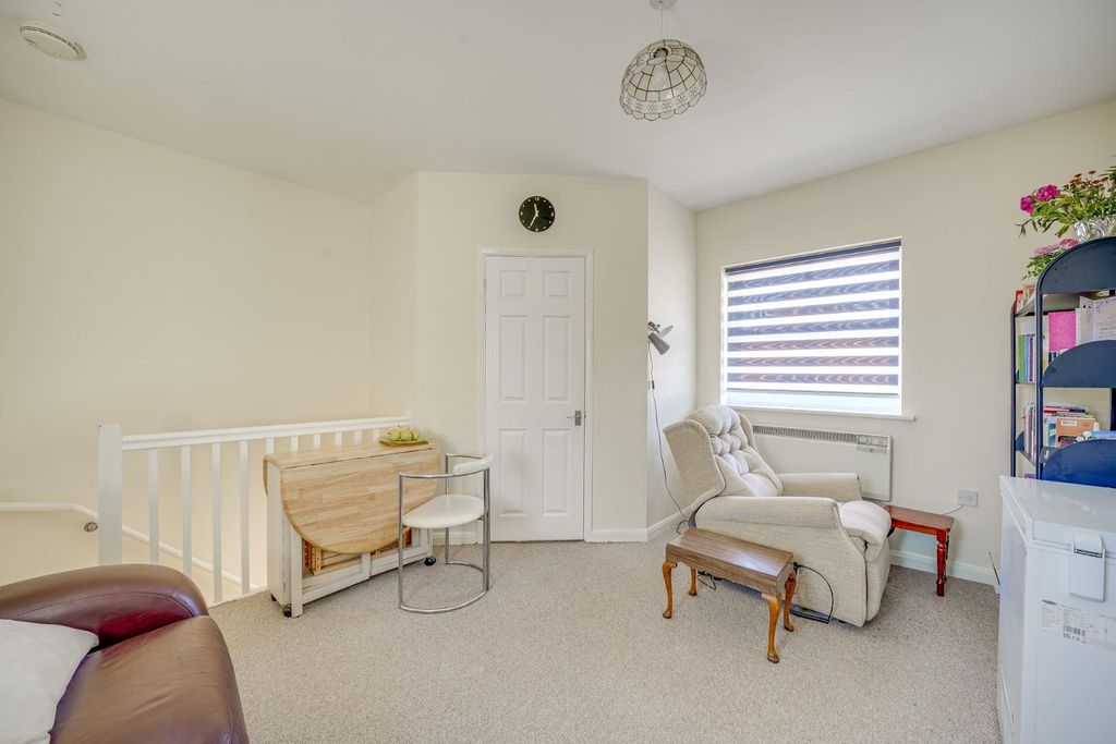 Additional image 5 of 1 bed property for saleChurch Road, Leighton Buzzard LU7