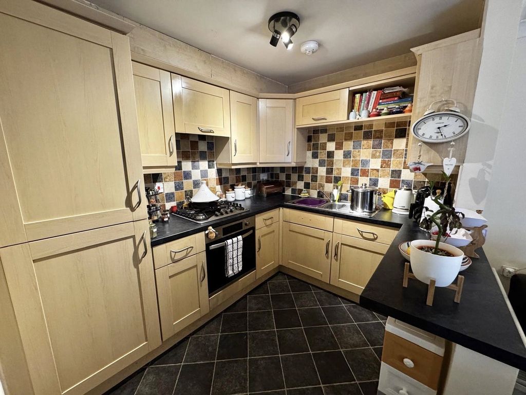 Property photo 2 of 10 Picture No. 19