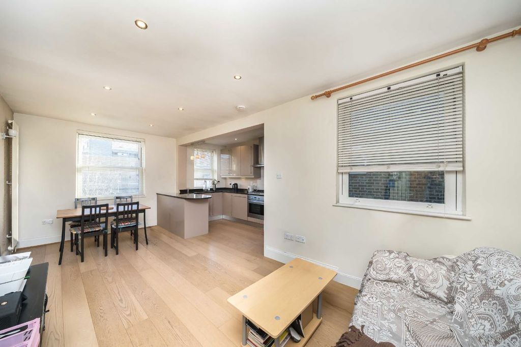 Property photo 3 of 6