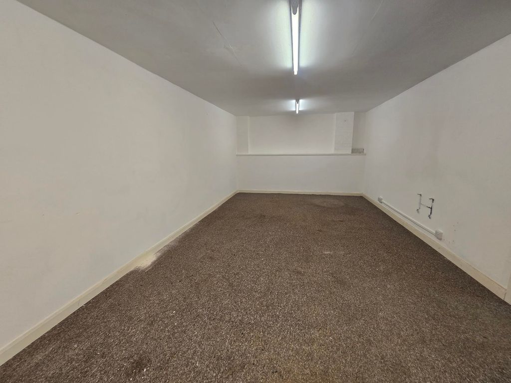 Property photo 2 of 3