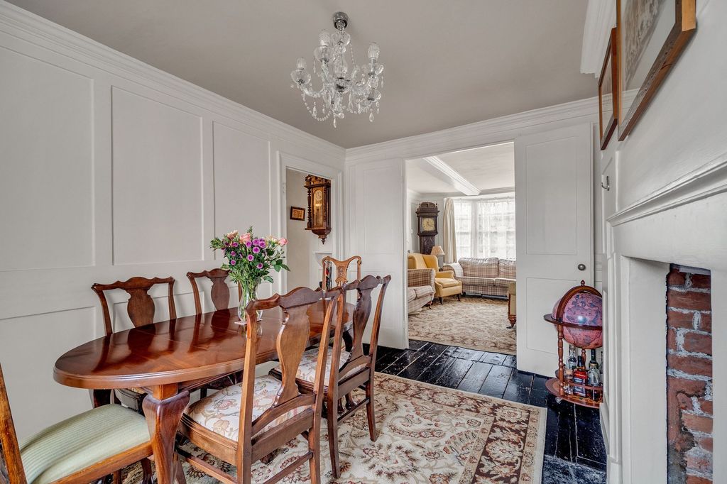 Property photo 2 of 21