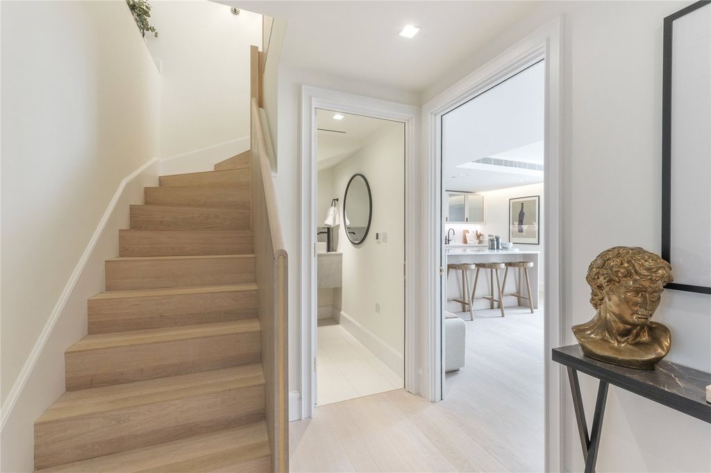 Property photo 2 of 10 Picture No. 12