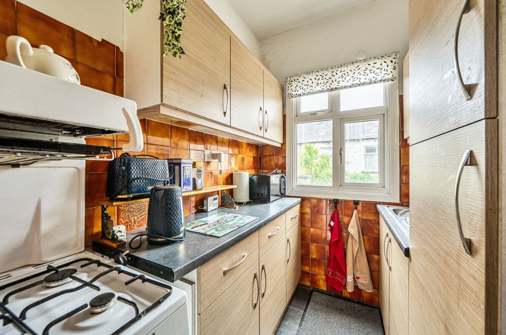 Property photo 3 of 16 1493611-14-6A57d9...