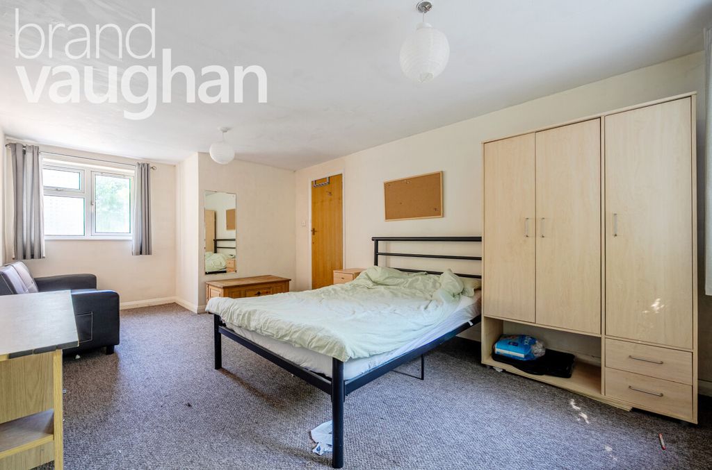 Property photo 3 of 10 F416c7Fb-Fd42-47A...