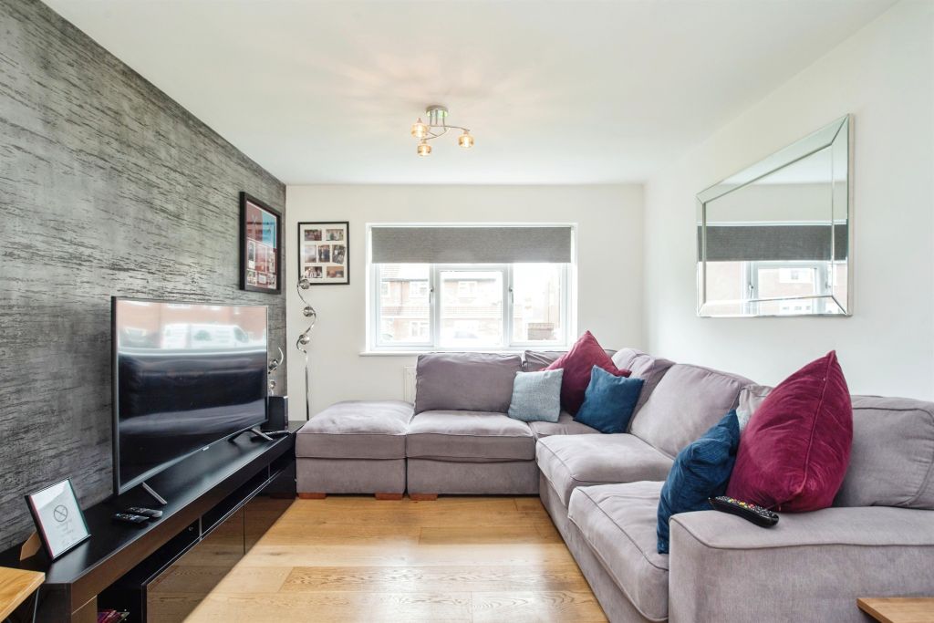 Property photo 2 of 17