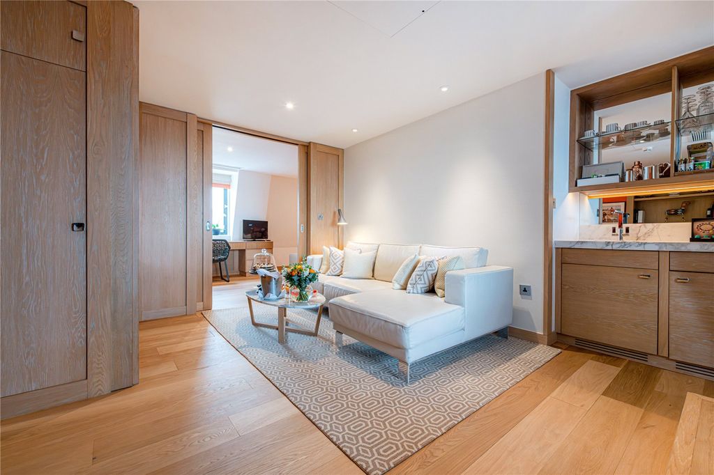 Property photo 3 of 15 Picture 3