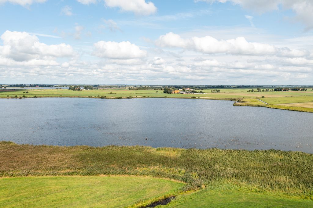 Property photo 2 of 59