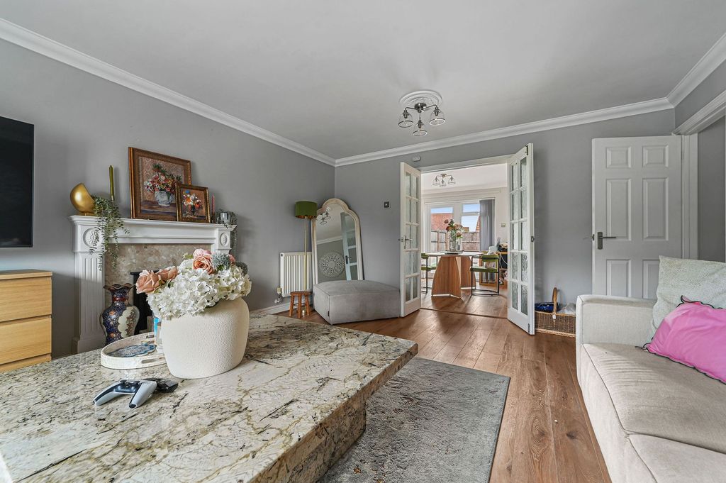 Property photo 2 of 20