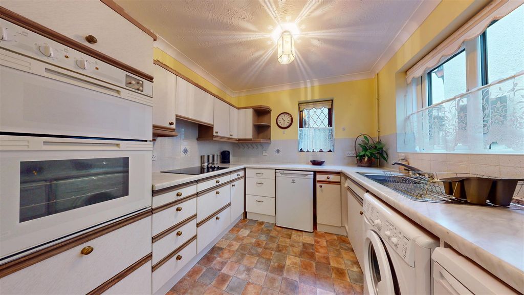 Property photo 2 of 13 Kitchen