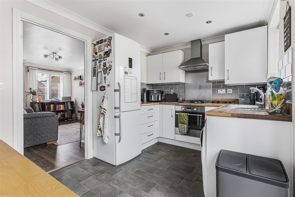 Property photo 2 of 15 13_61140.Jpg