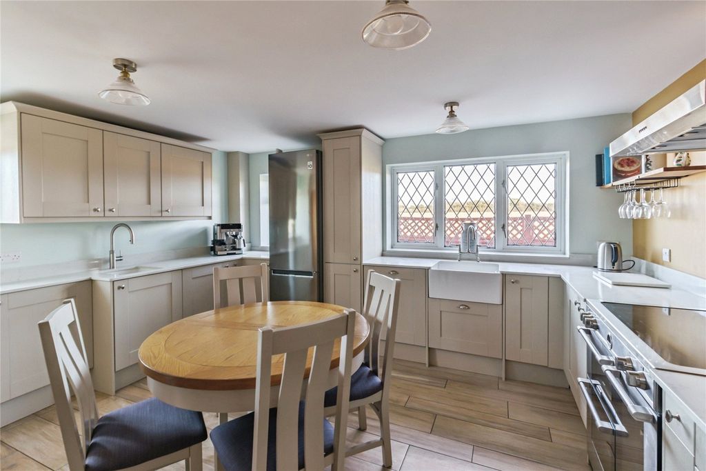 Property photo 2 of 37 Picture No. 08