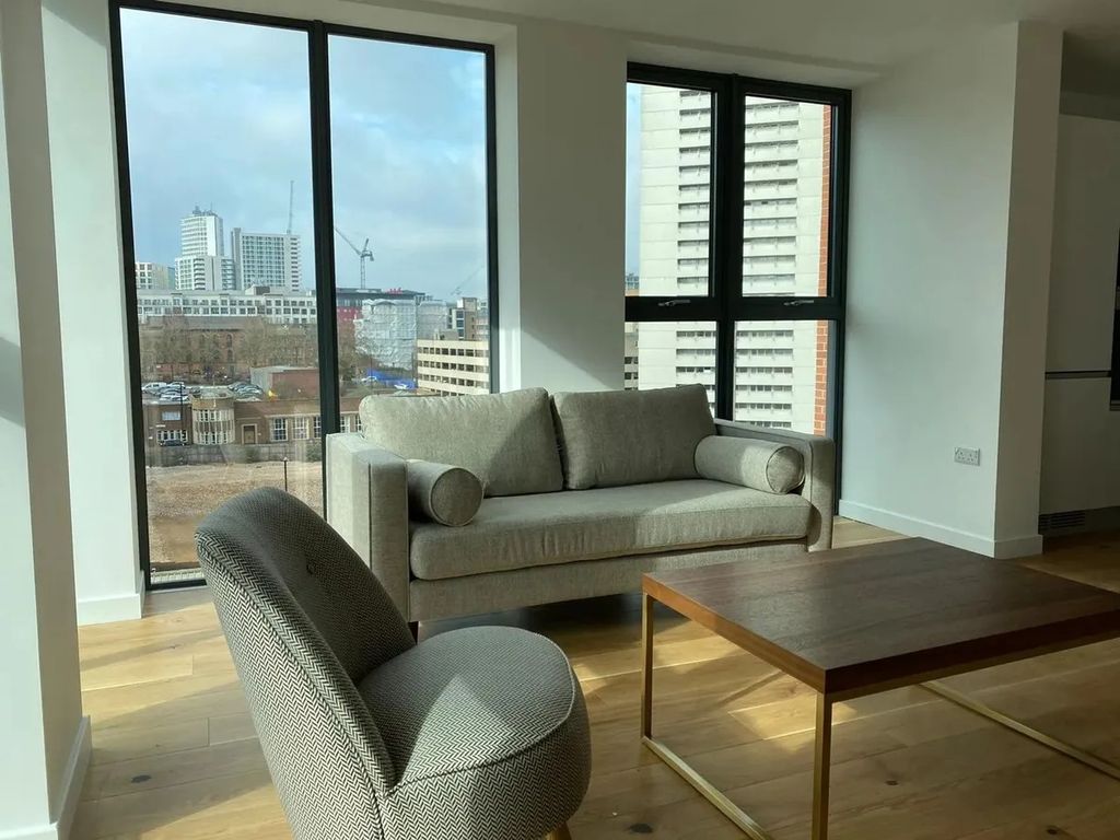 Property photo 3 of 12