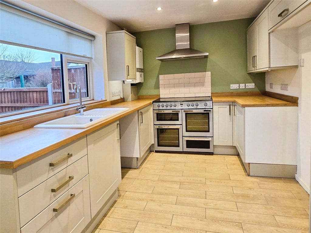 Property photo 3 of 11 Dining Kitchen