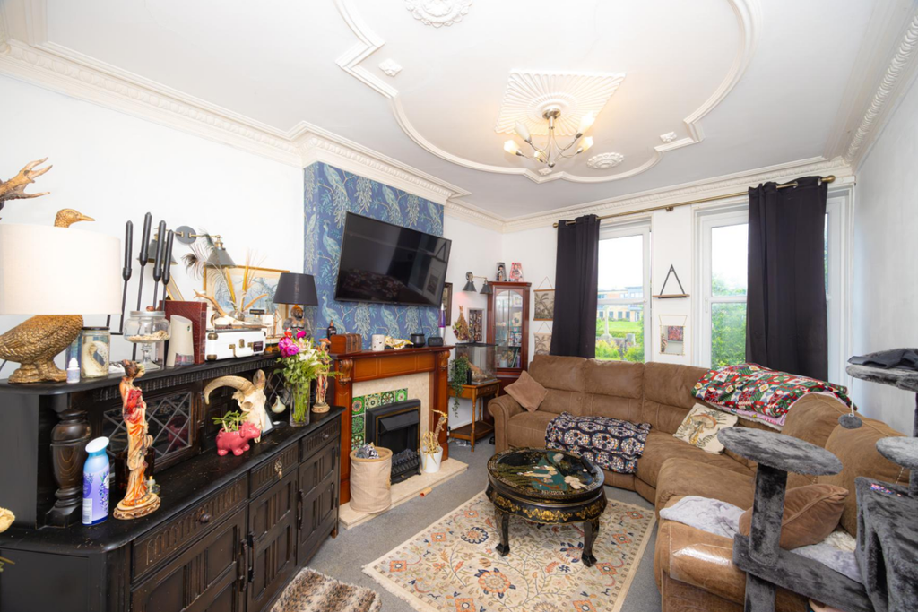Property photo 2 of 34