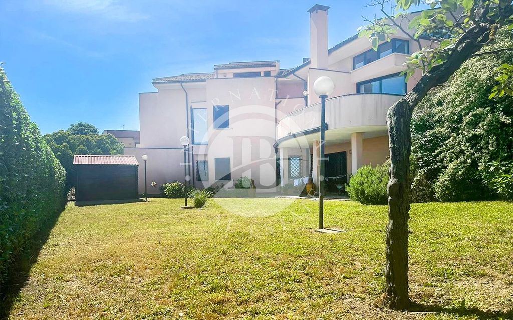 Property photo 3 of 36