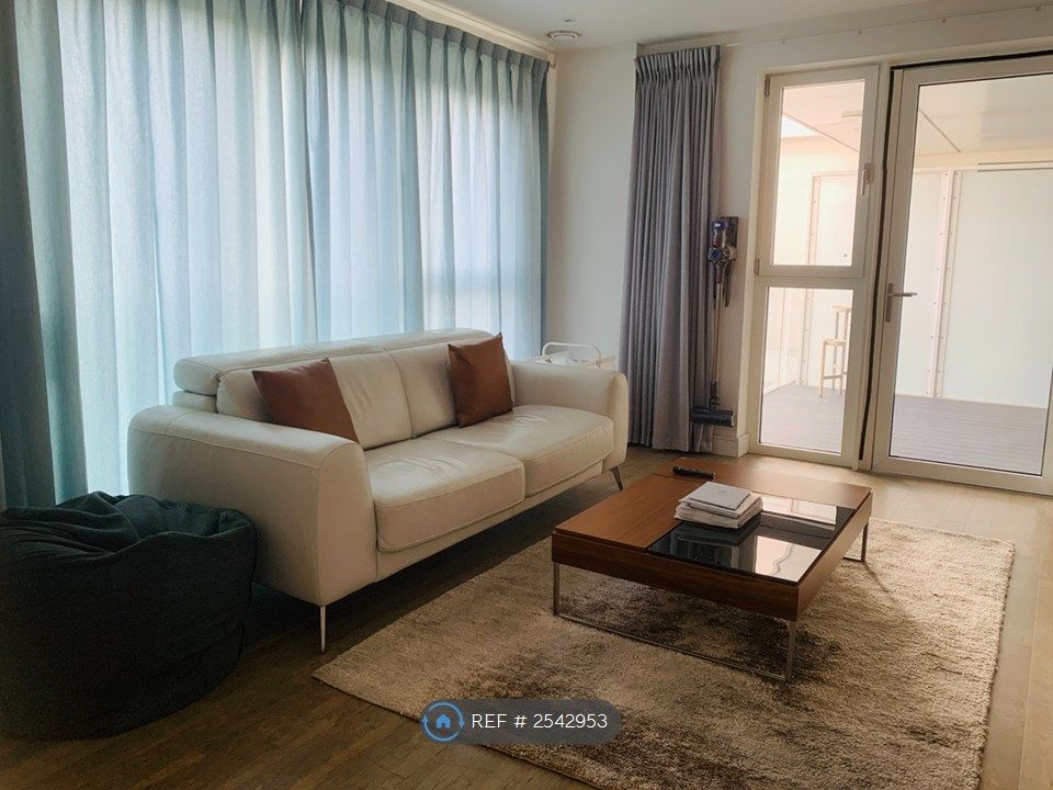 Property photo 3 of 12 Living Room