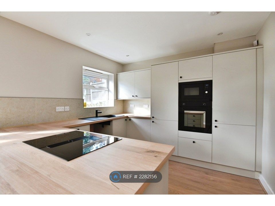 Property photo 1 of 20 Kitchen