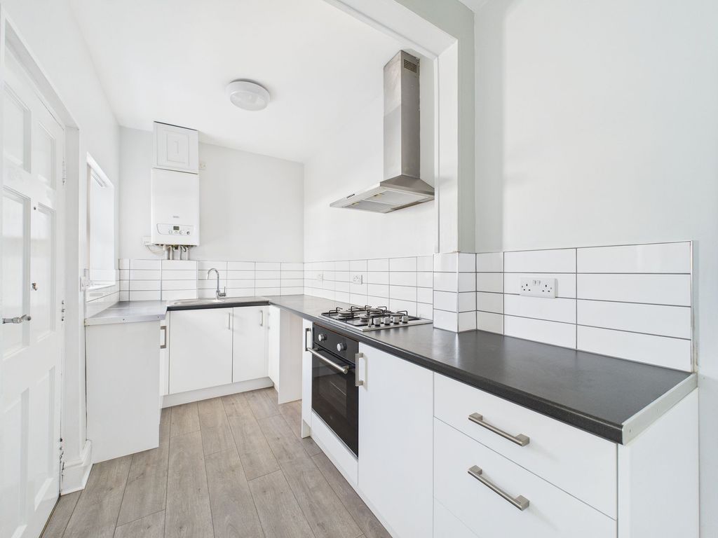 Property photo 3 of 15 Kitchen