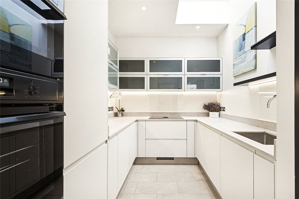 Property photo 3 of 10 Picture No. 05