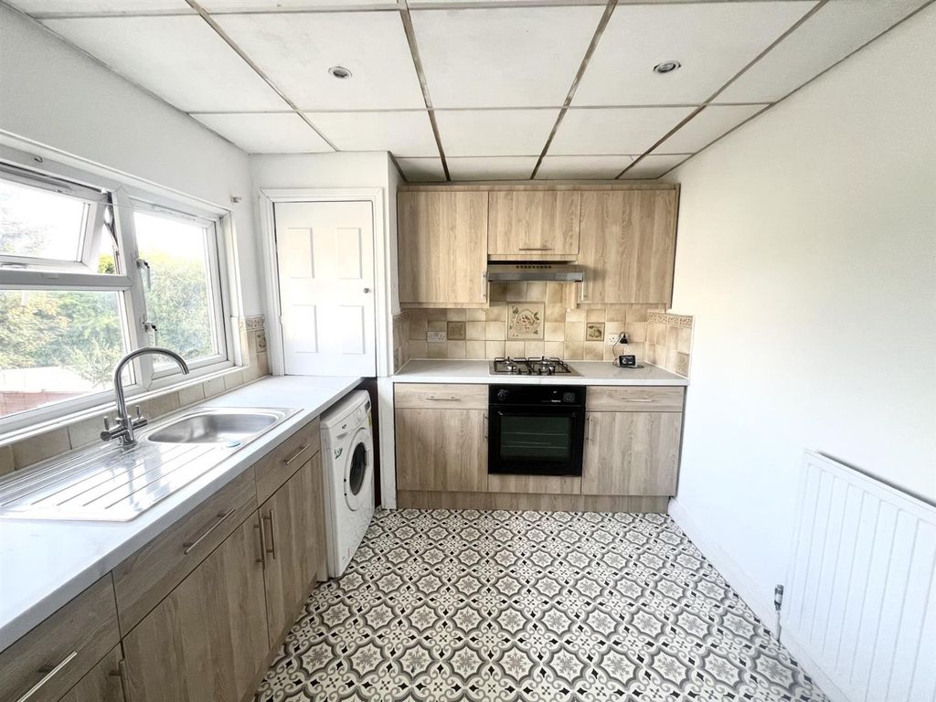 Property photo 2 of 11 Kitchen 2.Jpg