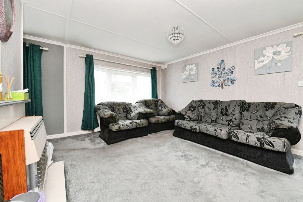 Property photo 2 of 15 Pbox-Img.Jpg