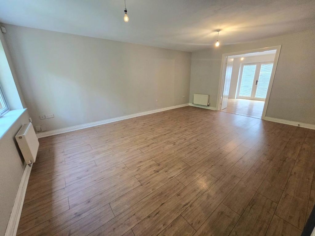 Property photo 2 of 18 Living