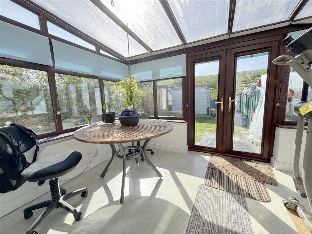 Property photo 3 of 15 Conservatory