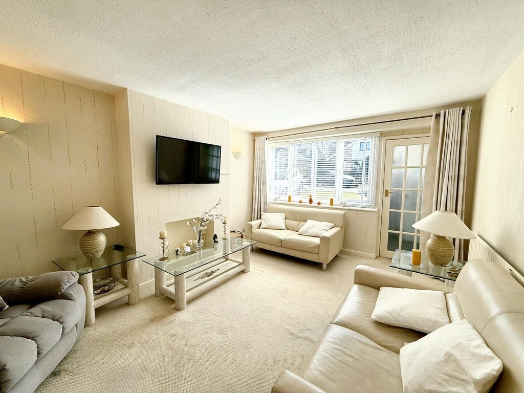 Property photo 3 of 31 4436558