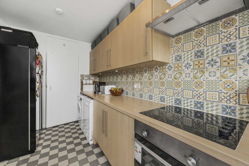 Property photo 3 of 14 119 St James Road -005