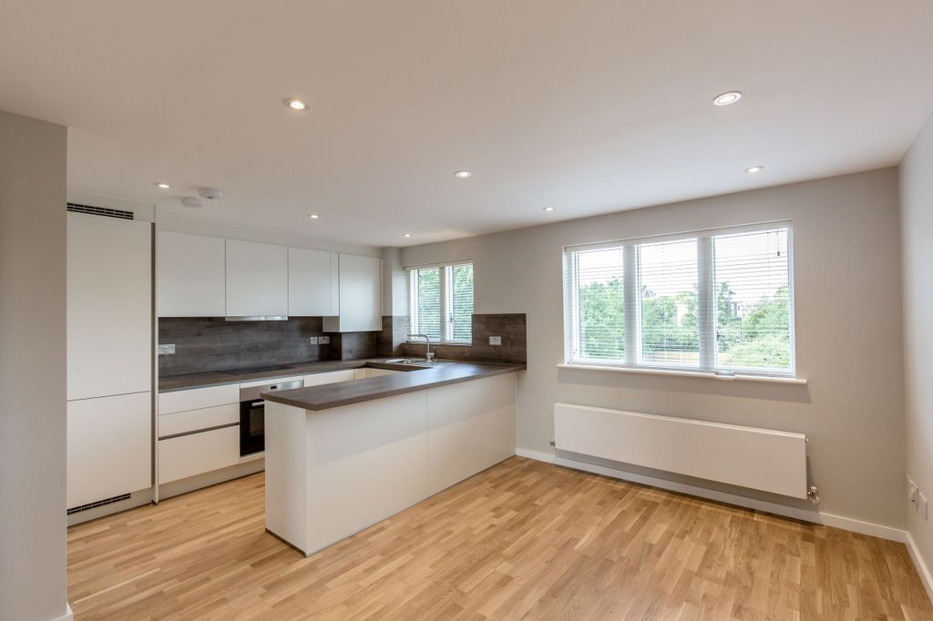 Property photo 1 of 10 Kitchen