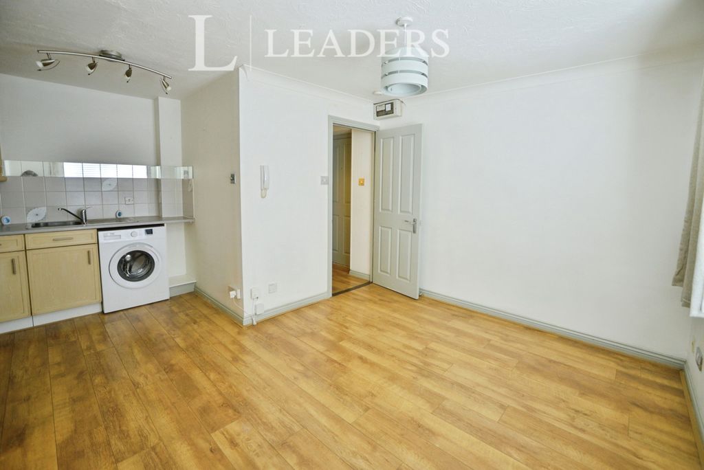 Property photo 3 of 9 Pbox-Img.Jpg