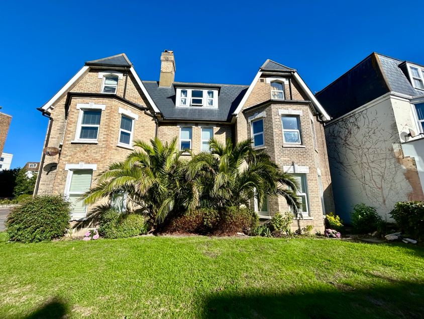 Property photo 1 of 6