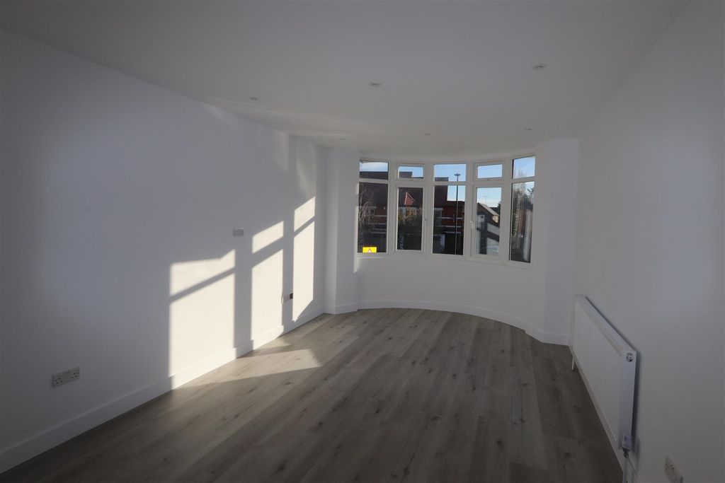 Property photo 3 of 6 Img_2547.Jpg