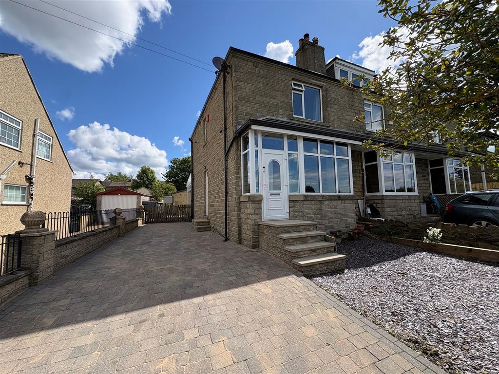 Property photo 1 of 27