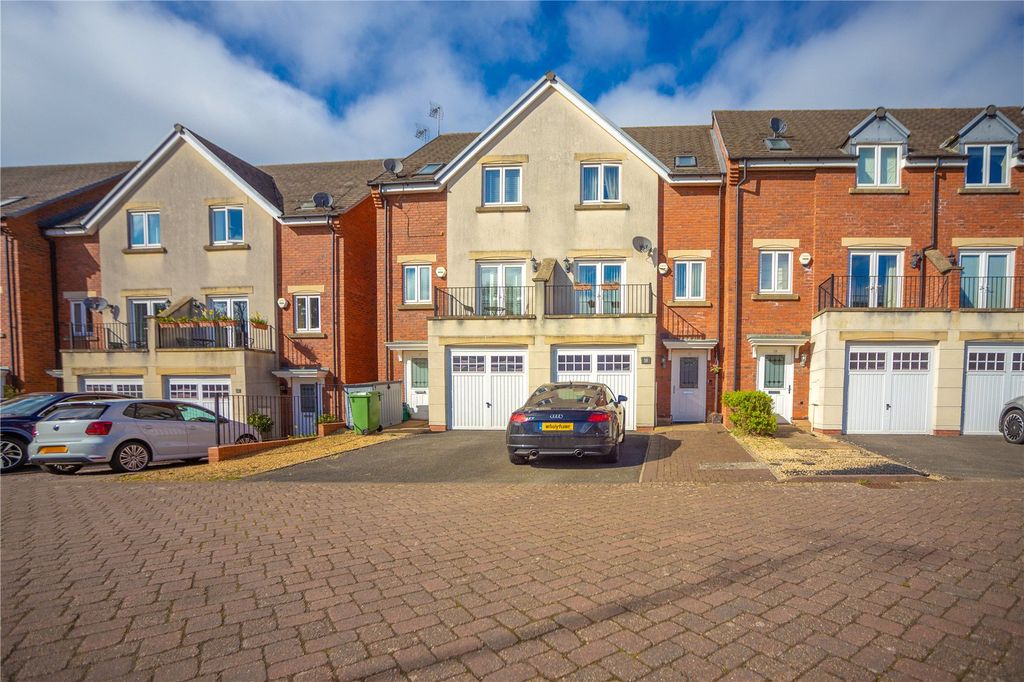 Property photo 2 of 17 Picture No. 11