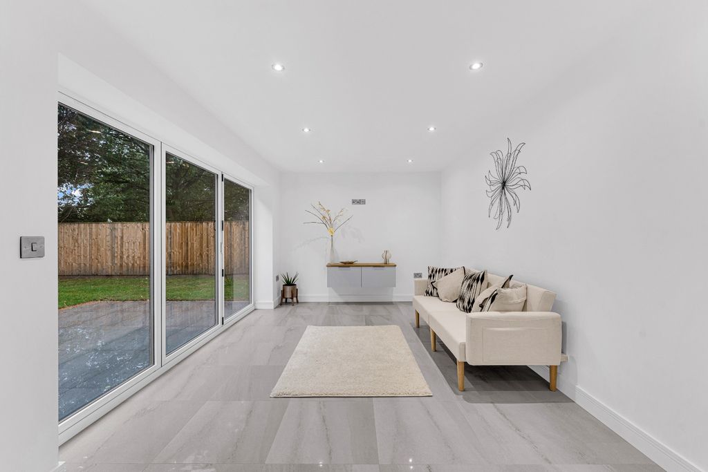 Property photo 2 of 33 1565987