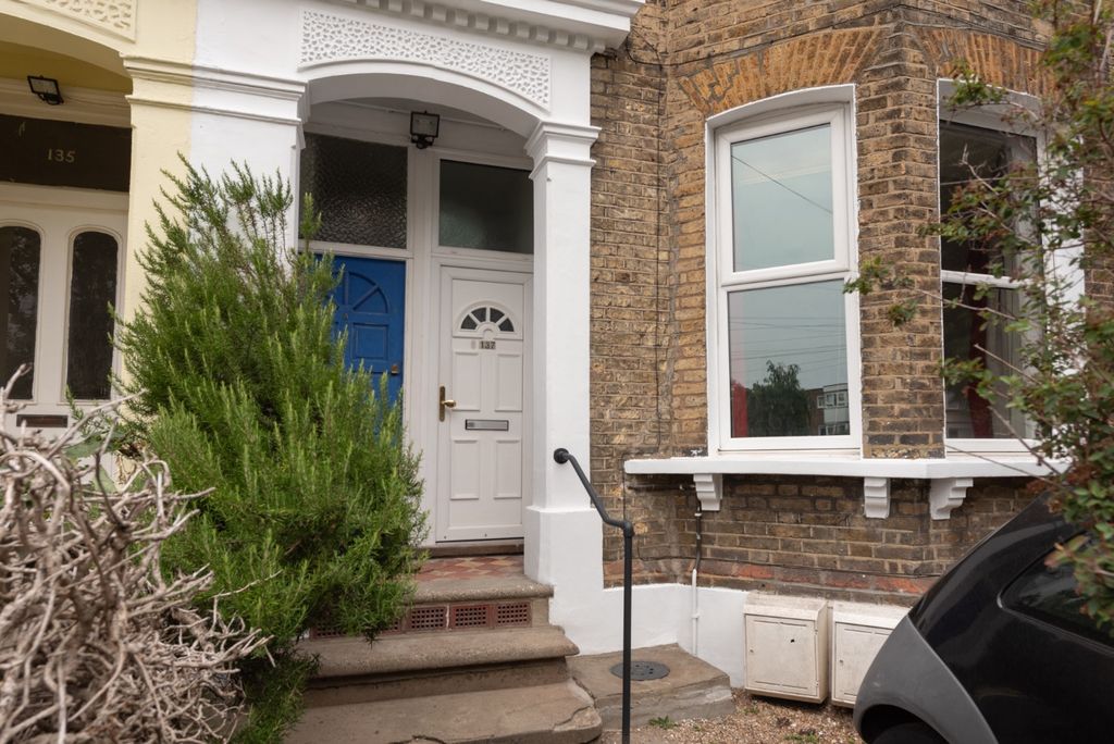 Property photo 2 of 15 4286971