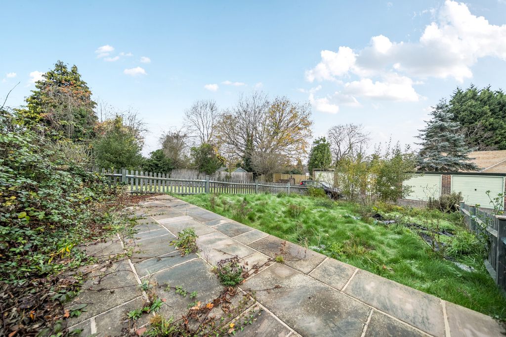 Property photo 2 of 14 Garden