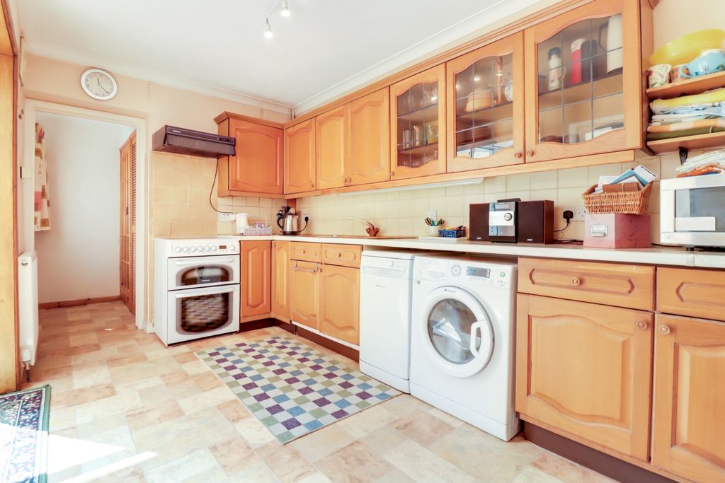 Property photo 3 of 13 Kitchen