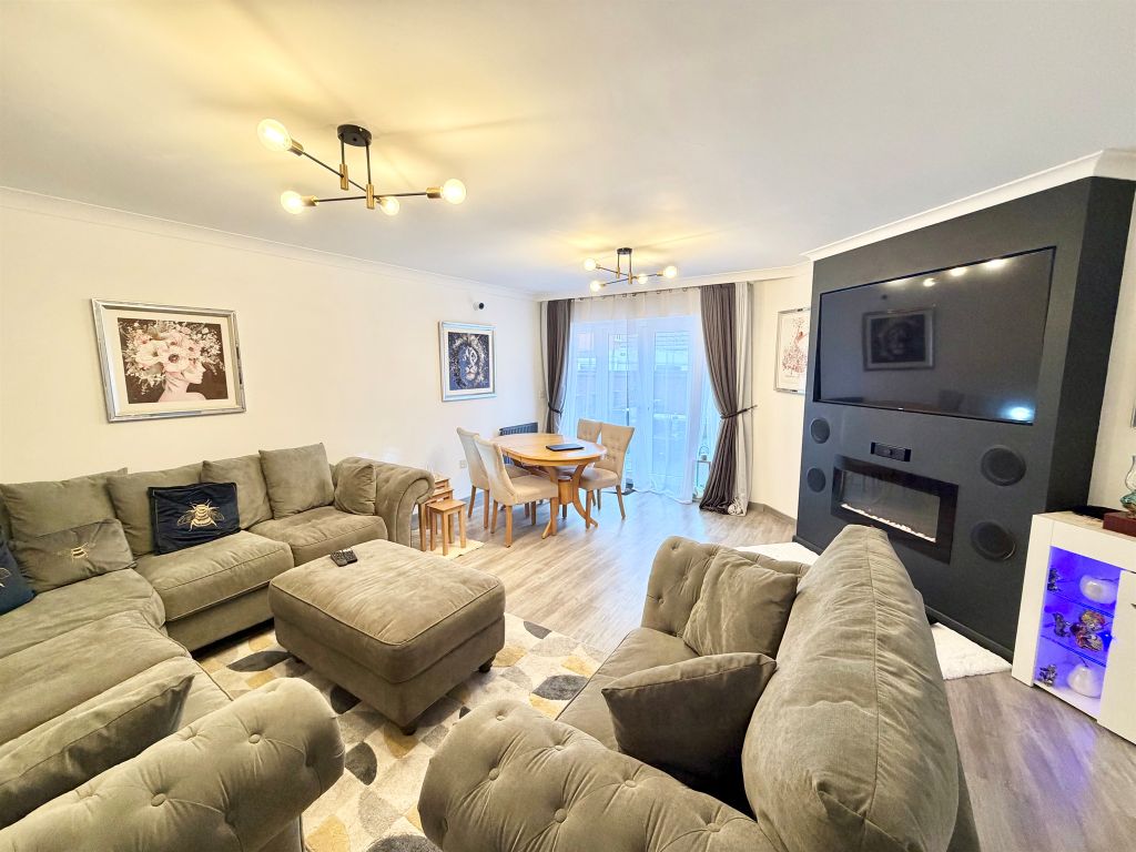 Property photo 2 of 21