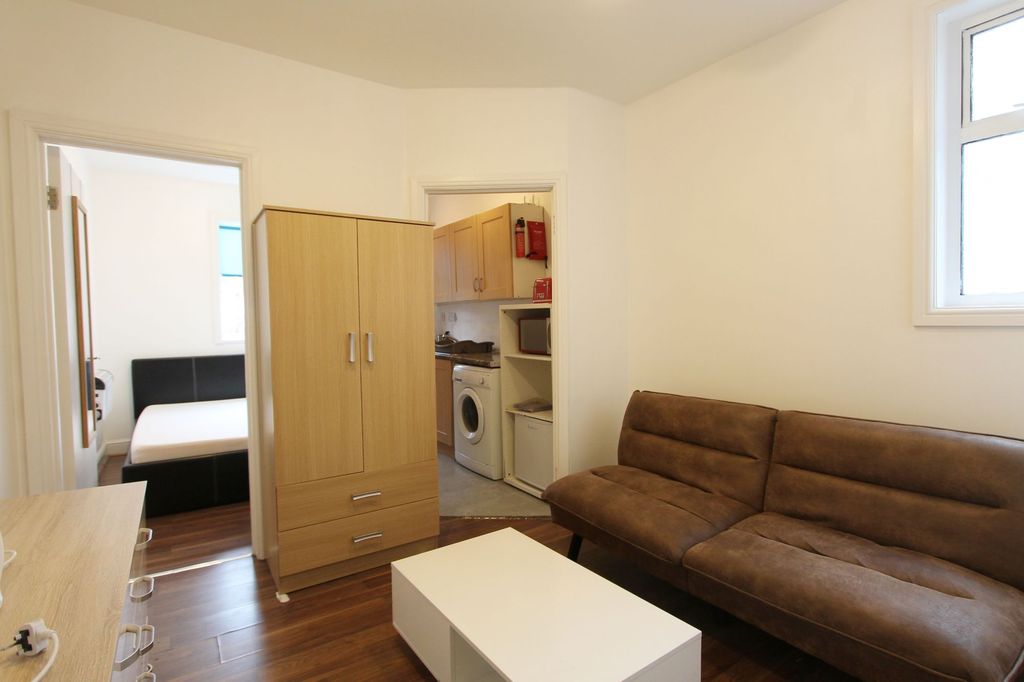 Property photo 1 of 4