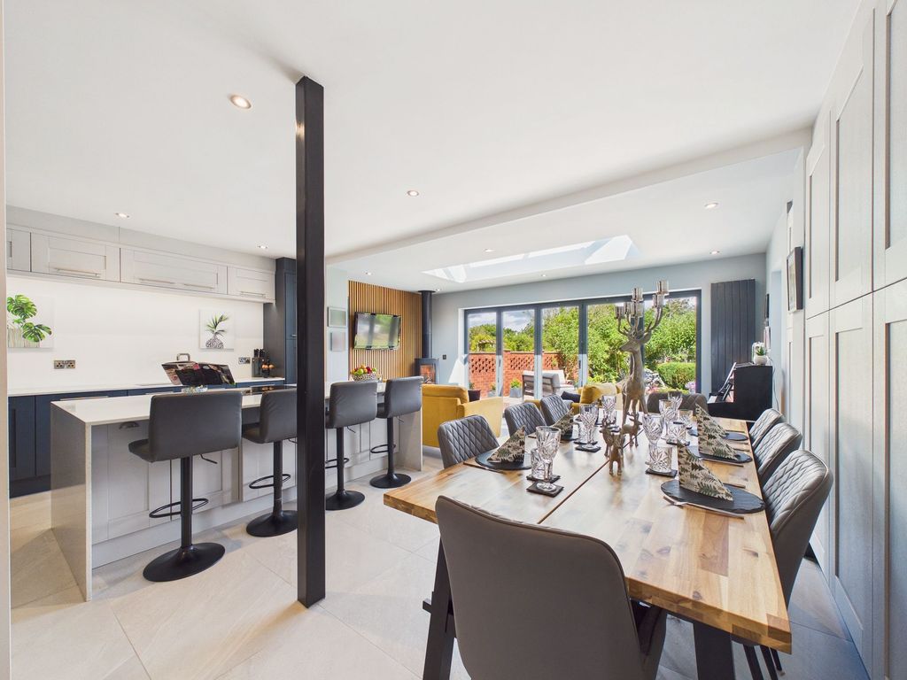 Property photo 3 of 15 Dining Kitchen