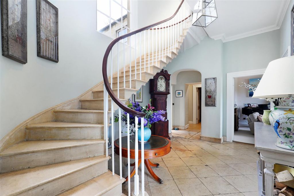 Property photo 2 of 54 Ph92_5663356.Jpg